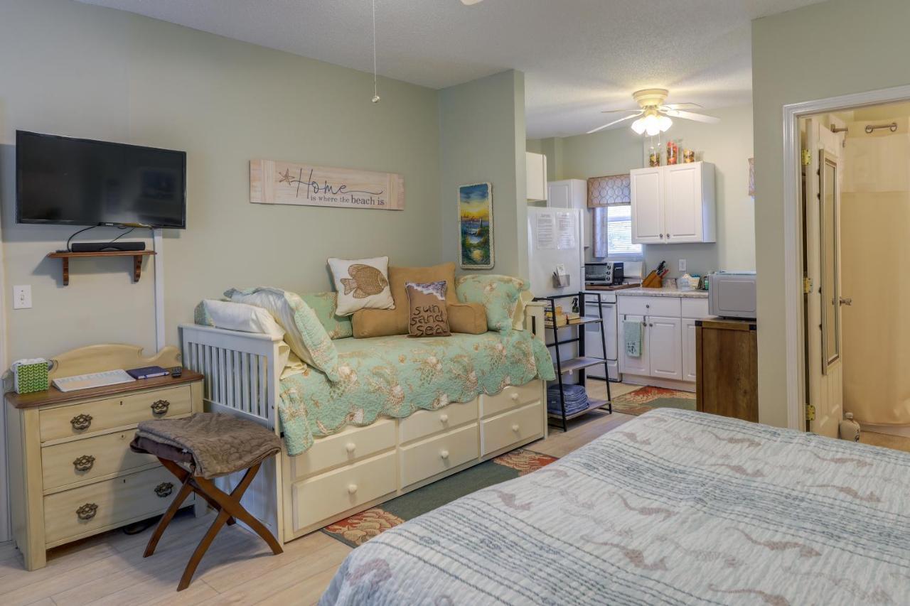 Sneads Ferry Vacation Rental Studio With Water Views Экстерьер фото